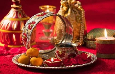 You are currently viewing Karwa Chauth Thali:करवा चौथ की थाली में क्या क्या रखते हैं? नोट कर ले अभी…